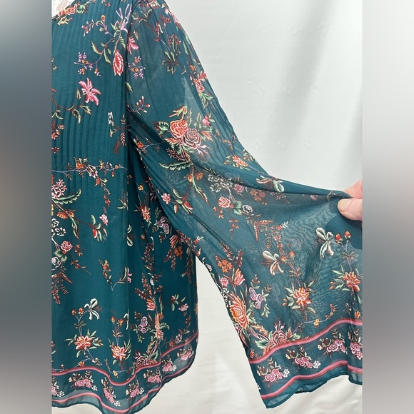 MAX STUIO Hunter green floral sheer sleeve blouse size M. - Picture 3 of 13